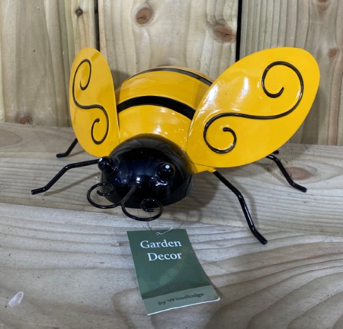 Novelty Decor | Outdoor Living | MEDIUM METAL BUMBLEBEE | BenVista ...